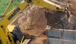 挖掘机的视频,高效施工的钢铁巨兽风采